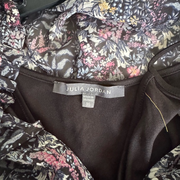 Julia Jordan Black and Gray Ruffled Tiered Long Sleeve Dress Size 16 - Picture 7 of 7